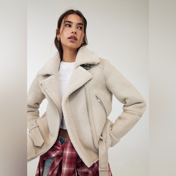 Stradivarius cream faux fur moto/biker jacket - Picture 2 of 5